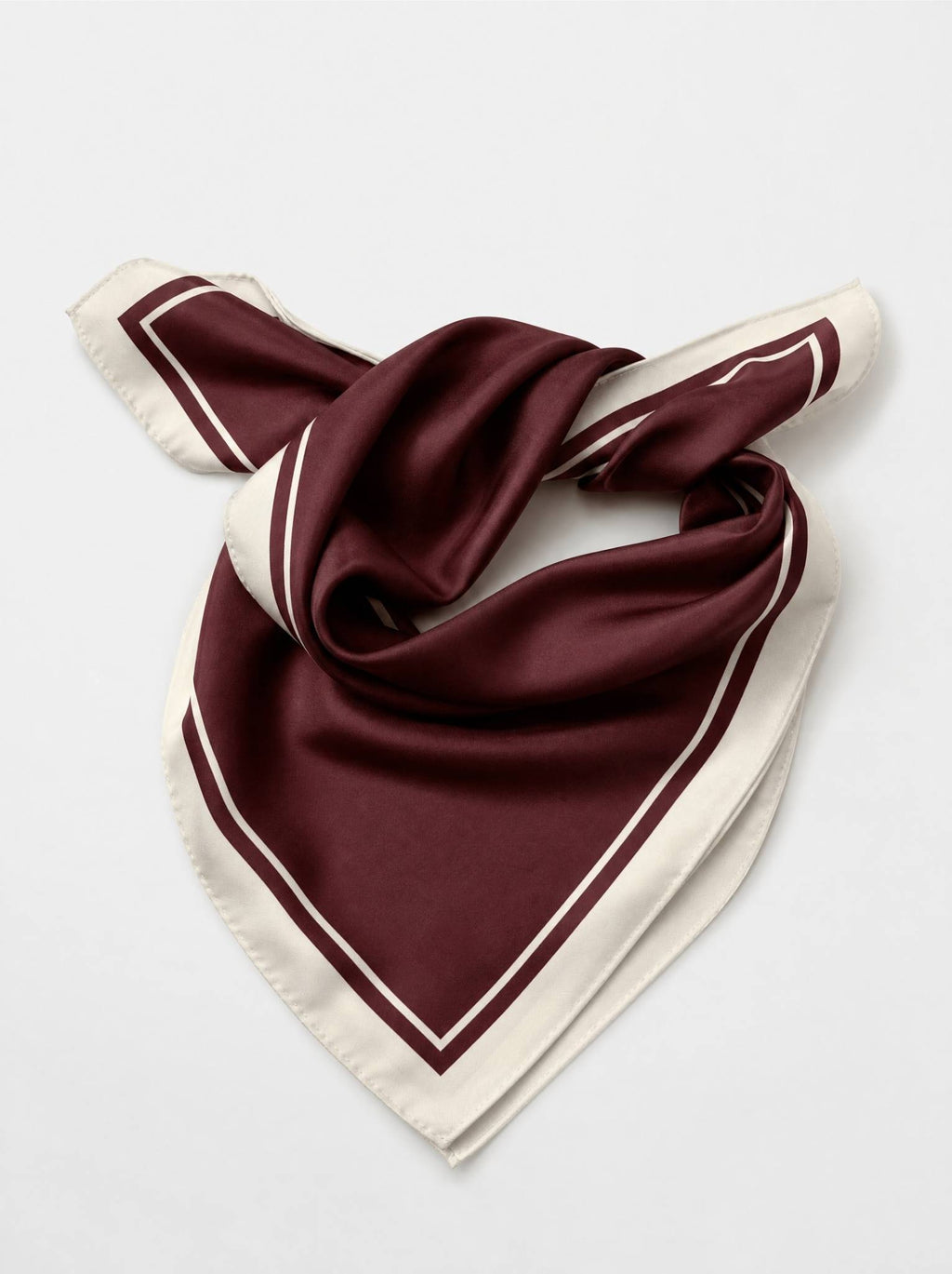 Mörk röd scarf i siden